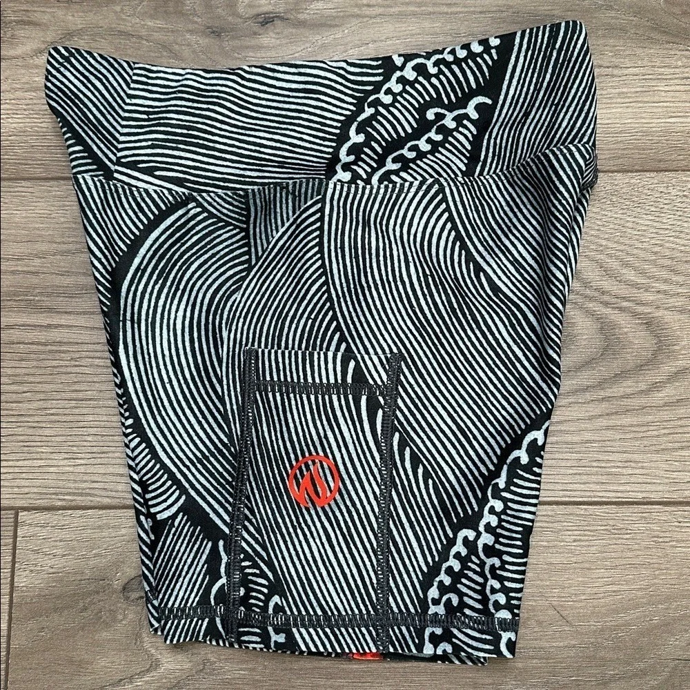INKnBURN Plum Blossom Bike Active Shorts Black‎ Red Size 4
